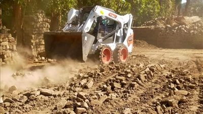 إزالة 5 حالات تعد على أراضي زراعية بمدينة الزينية بمحافظة الأقصر