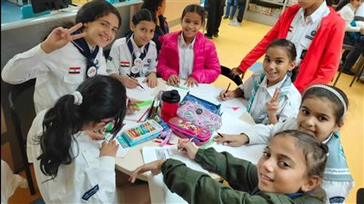 أطفال مكتبة مصر الجديدة يوجهون رسالة تضامن لـ غزة بالفن والرسم