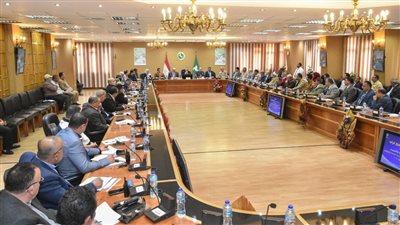 محافظ الشرقية يبحث الاستعدادات لاستقبال الانتخابات الرئاسية