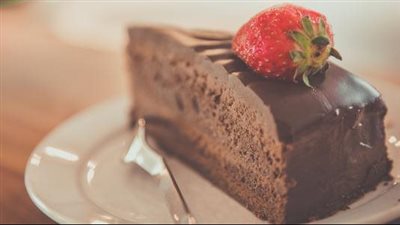 في اليوم العالمي للكيك، اتعلم تعمليه بمكونات بسيطة وبأكثر من طريقة