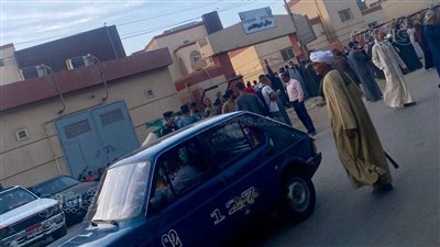 تجمع أهالي 14 شخصا لقوا مصرعهم في حادث المنيا أمام المستشفيات لاستلام جثث الضحايا