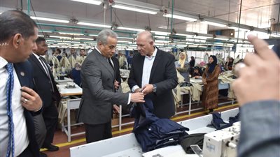 وزير العمل ومحافظ بني سويف يشهدان حفل تخرج 103 سيدات من برنامج تدريبي 