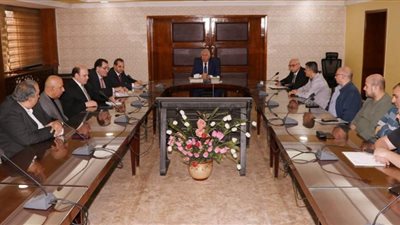 وزير الزراعة يعقد اجتماعا مع المركزية للحجر الزراعي لتطوير أدوارها في دعم الصادرات 