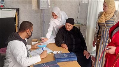 استمرار إقبال المواطنين على وحدات الرعاية الأساسية والفرق المتنقلة بالبحيرة (صور)