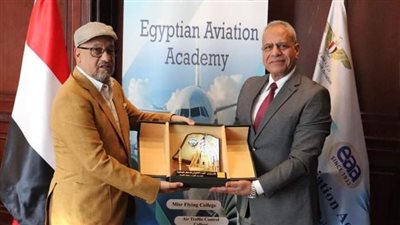 أكاديمية علوم الطيران تستقبل رئيس جمعية خليجيون في حب مصر