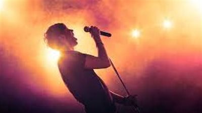 تفسير حلم الغناء في المنام وعلاقته بالشفاء من الأمراض 