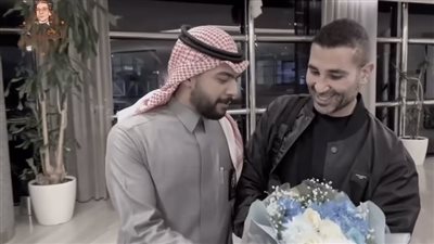 أحمد سعد بعد وصوله إلى السعودية: المشاركة في حفل روائع السنباطي حلم حياتي (فيديو)