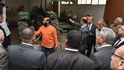 وزير العمل يزور مركز تدريب مهني شرق النيل ببني سويف، ويوجه بسرعة تطويره (صور)