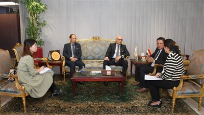 رئيس جامعة عين شمس يستقبل مدير المكتب التعليمي والتكنولوجي بالسفارة الصينية