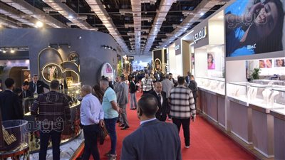 معرض نيبو للذهب يشهد زيادة الزائرين في يومه الختامي (صور)