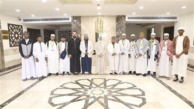 مستشار شيخ الأزهر تبحث مع 