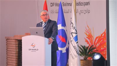 رئيس اقتصادية قناة السويس يشهد وضع حجر أساس منطقة موانئ دبي اللوجستية