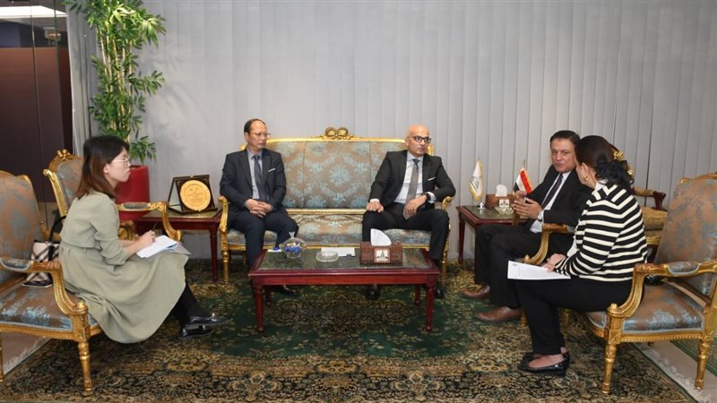 جامعة عين شمس، فيتو