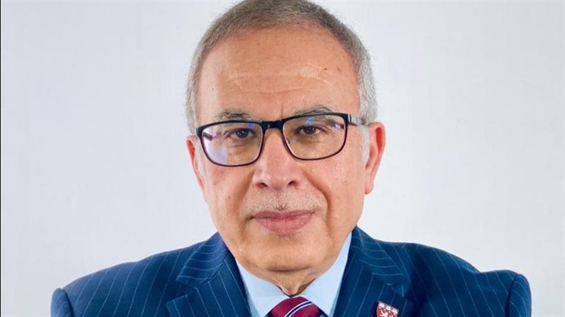د. أسامة حمدي استاذ