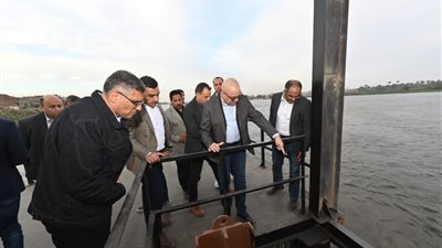 وزير الإسكان يطالب بتركيب منظومة كاميرات مراقبة بمحطات مياه الشرب