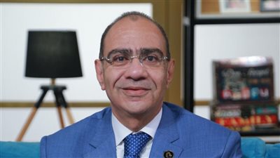 وزير الصحة يهنئ حسام حسني لتعيينه أمينًا عامًا للمجلس الصحي المصري