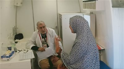 إقبال من المواطنين على قافلة السويدات الطبية بالإسماعيلية (صور) 