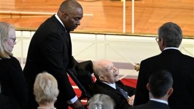 الرئيس كارتر يغادر دار المسنين لتأبين زوجته