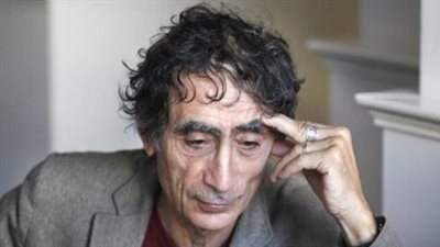 اليهودي الناجي من المحرقة غابور ماتي يبكي لأجل غزة، ويطالب الاحتلال بإعادة الأرض للفلسطينيين 