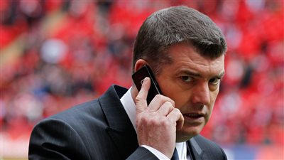 بعد النتائج المخيبة للآمال، أهلي جدة يقترب من التعاقد مع الإنجليزي رون جورلاي 