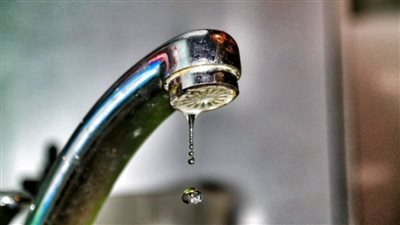 عطل طارئ بخط مياه رئيسي بمدينة الأقصر