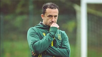 نانت الفرنسي يعلن إقالة مديره الفني ويحدد البديل 