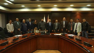 وزير النقل يشهد توقيع عقد استثمار عدد من المنشآت الخدمية بنادي السكة الحديد 