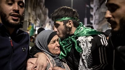 أسماء الأسرى الفلسطينيين المقرر الإفراج عنهم اليوم من سجون الاحتلال 