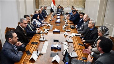 أشرف صبحي يجتمع مع المجلس الاستشاري للجنة العليا للرعاية الطبية للرياضيين