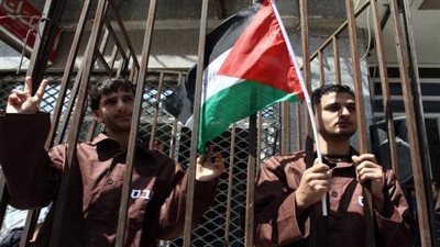 واشنطن بوست: ثلث السجناء الفلسطينيين في إسرائيل معتقلين بلا تهمة