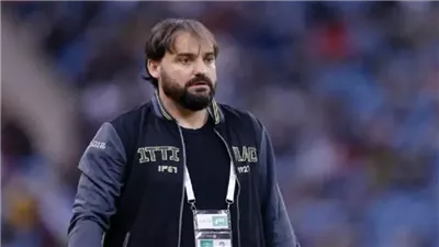 المدرب التشيلي سييرا يعترف بالمفاوضات مع الزمالك 