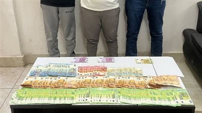 ضبط 3 أشخاص بالبحر الأحمر لاستيلائهم على مبلغ مالى من مهندس 