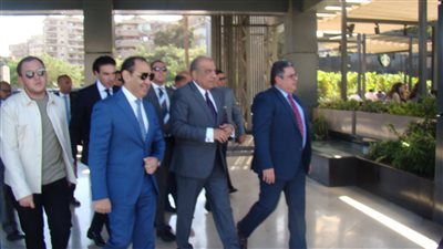 في زيارة مفاجئة لشركة مصر الجديدة للإسكان والتعمير، وزير قطاع الأعمال العام يستعرض خطة التطوير