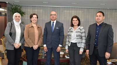 رئيس جامعة عين شمس يستقبل مدير مشروع منح الجامعات الحكومية بمؤسسة أميدايست