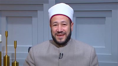 هل يجوز العمل فى مكان يقدم خمورا؟.. أمين الفتوى يجيب 