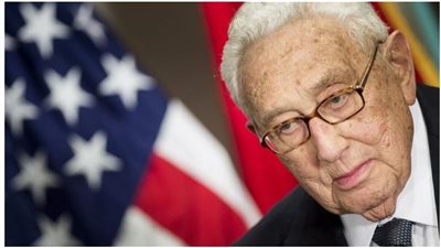 وفاة وزير الخارجية الأمريكي الأسبق هنري كيسنجر عن عمر 100 عام