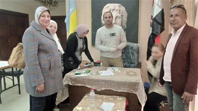  رئيس حي غرب الإسكندرية تتفقد مقار اللجان الانتخابية بمدارس كرموز ومينا البصل