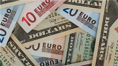  سعر اليورو مقابل الجنيه بداية التعاملات الصباحية اليوم الخميس 30-11-2023