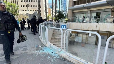 انفجار سيارة في وسط تل أبيب