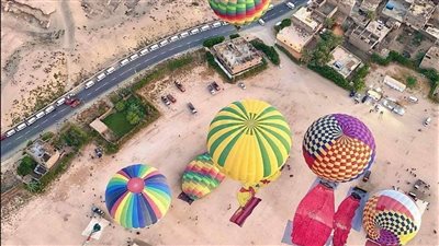 أرض مطار البالون بالأقصر تشهد إطلاق 36 رحلة 