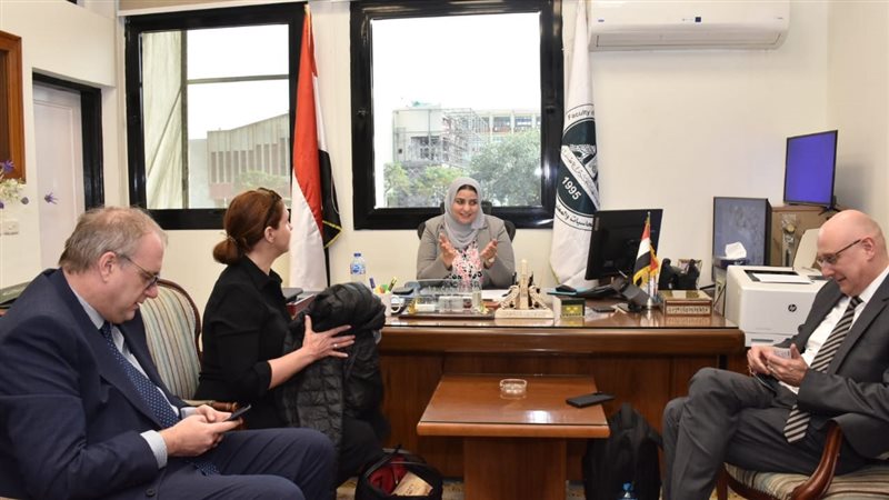 الدكتور نجوى بدر