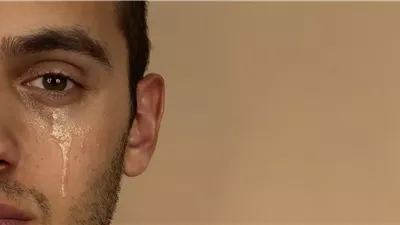 تفسير حلم بكاء الرجل في المنام وعلاقته بانتهاء المشكلات والأزمات الأسرية