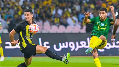 اتحاد جدة يتقدم على الخليج 1/2 في الشوط الأول من الدوري السعودي
