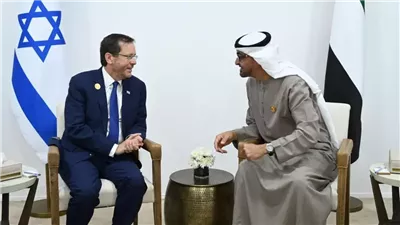 الرئيس الإسرائيلي يلتقي محمد بن زايد في الإمارات 