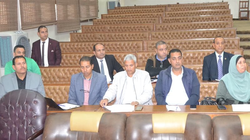اجتماع نائب محافظ