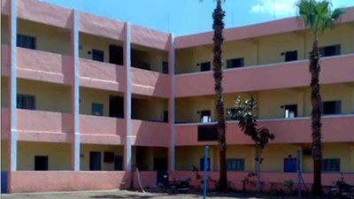 حاول الهجوم عليه بمطواة.. تفاصيل القبض على ولي أمر اعتدى على مدير مدرسة بالدقهلية.. والسبب صادم