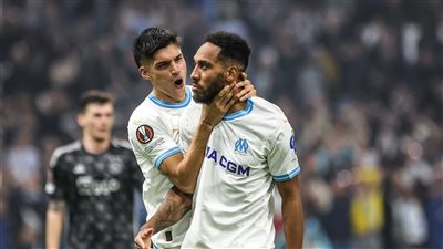 هاتريك أوباميانج يقود مارسيليا لاكتساح أياكس والتأهل بالدوري الأوروبي (فيديو)