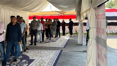 غرفة عمليات المرشح الرئاسي حازم عمر تتابع سير الانتخابات الرئاسية في الخارج