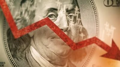 ضربة موجعة للدولار الأمريكى، خبير اقتصادي يكشف سبب تراجع الدولار لـ 42 جنيها بالسوق السوداء، وما هو السعر العادل بالسوق الموازى 