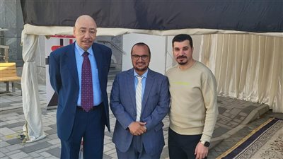 مصريون يدلون بأصواتهم في الانتخابات الرئاسية على كراسي متحركة بالإمارات (صور) 